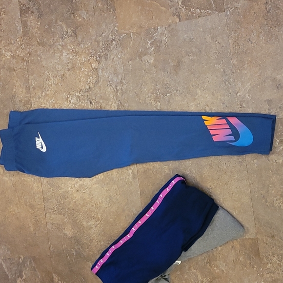 3 pairs Girls Nike Leggings - Picture 5 of 7